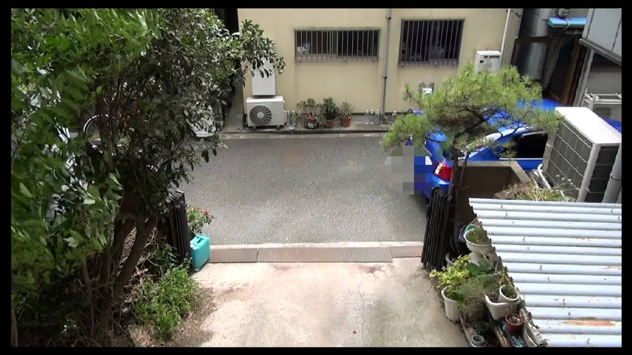 狭い道の車庫出し車庫入れ