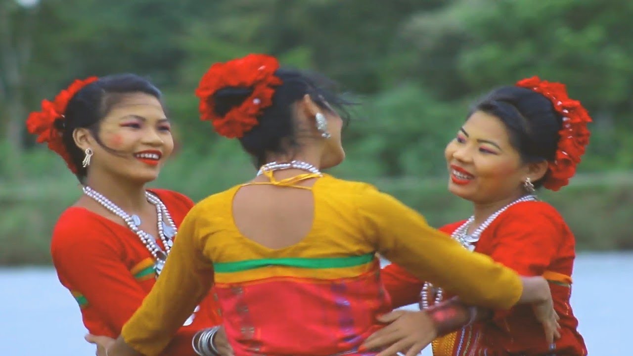 Chakma dance o bargi.dancer:Hirimota,Rinu&Hena