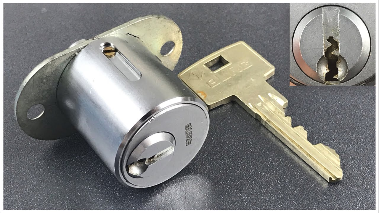 [737] Burg Paracentric Cabinet Lock Picked