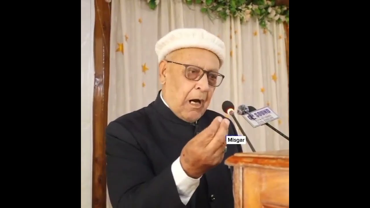 Al-Waiz Fida Ali Aisar addressing a conference on the occasion of Eid Malad-un-Nabi in Gilgit.