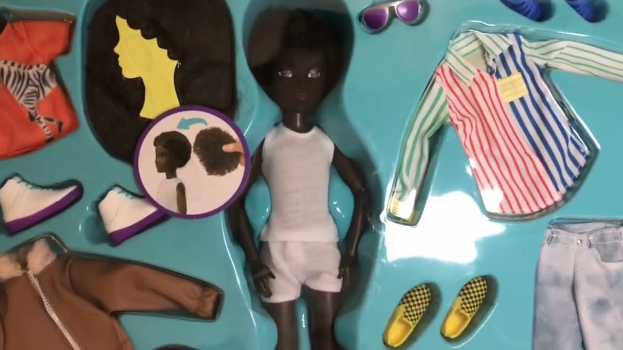 Creatable World Deluxe Character Kit DC-319 Unboxing Dark Skintone