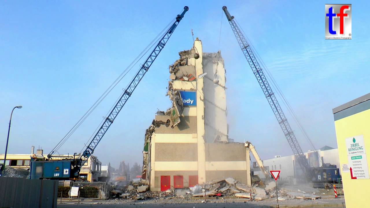 Double Wrecking Ball Action / 2x Menck M152, Fa. Luff, Abbruch Kaufland Augsburg, 21.03.2015. #2