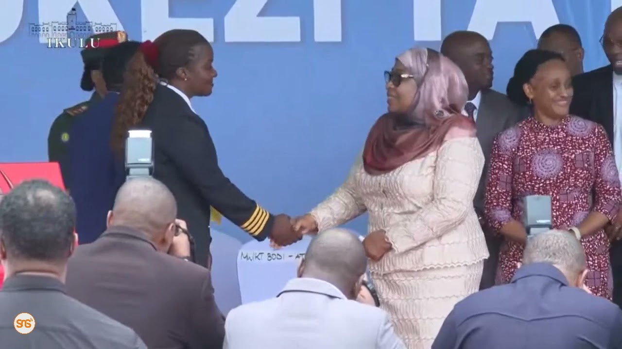 CAPTAIN. NEEMA SWAI awa RUBANI wa kwanza wa kike wa ndege kubwa, ndiye ameileta Air Tanzania Cargo