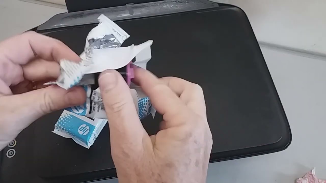 Cartucho de tinta Preta vazando e não imprime HP 2774