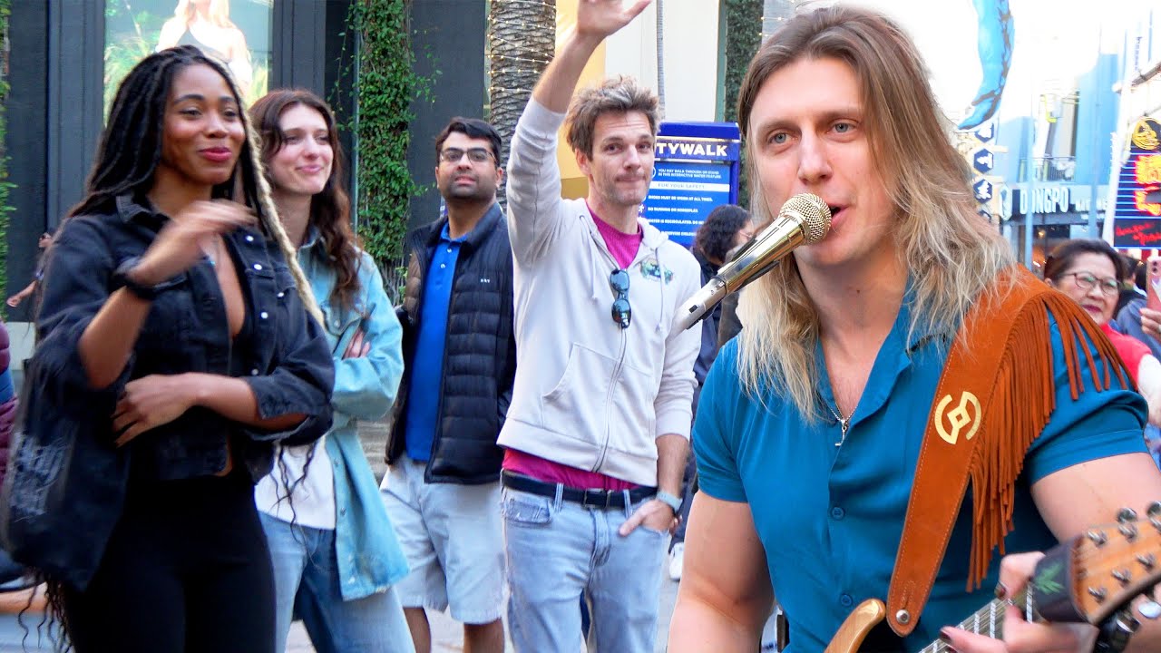 They Start to Dance When I Play My Song at Universal Studios Hollywood
