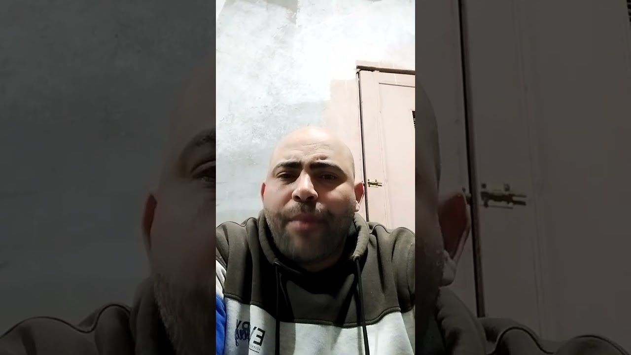 معترفش بيك غاوي لو مش بتعمل كده مهما كان عندك ومهما كونت بتربي ومهما كونت بتفهم مش غاوي 