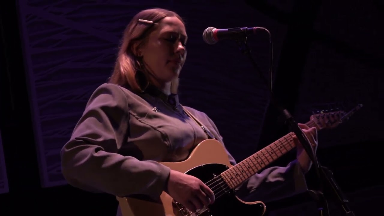 Julia Jacklin - Turn Me Down (National Sawdust, NYC 5/9/24)