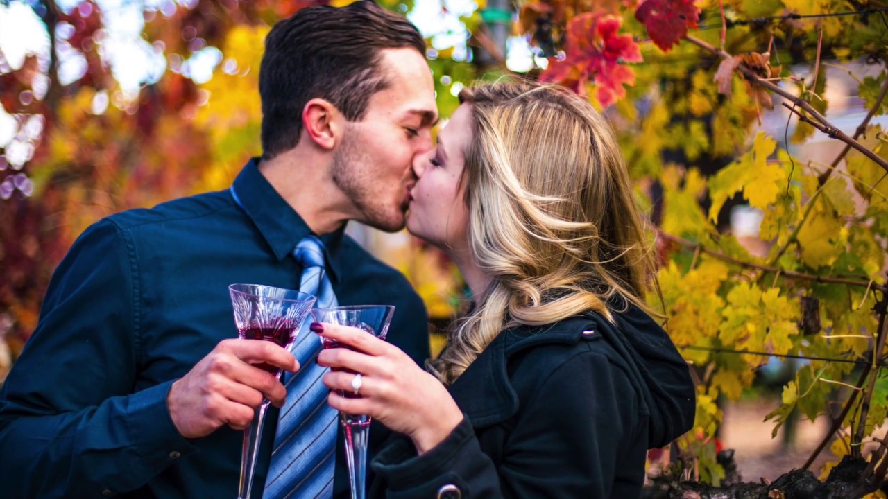 Matt & Lindsey's Christmas Eve Proposal [Super Creative]