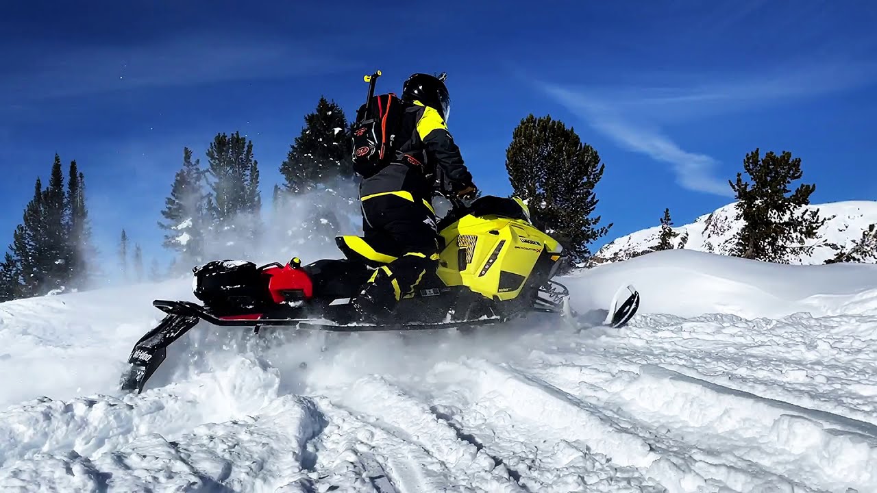 Cooke City Snowmobiling 2021