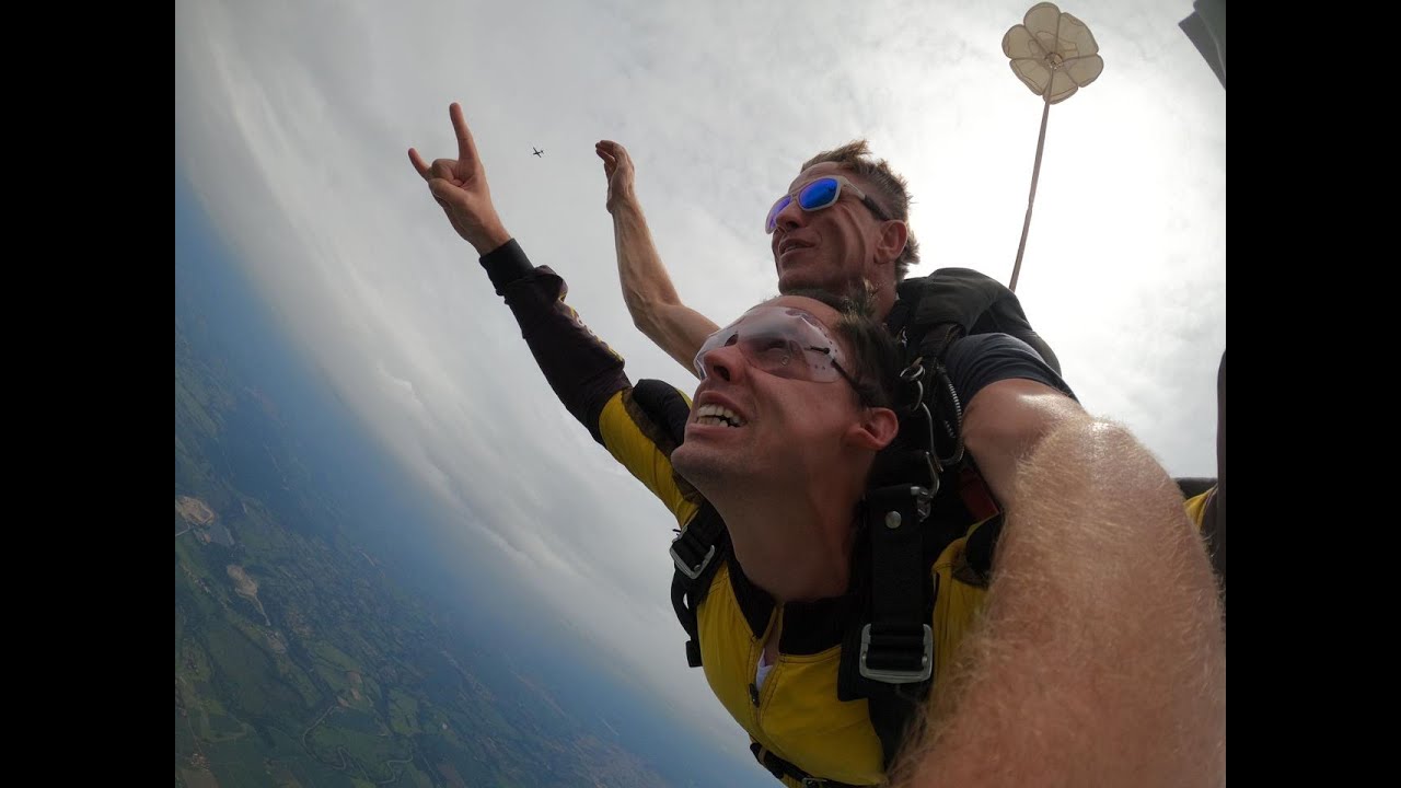 Salto Duplo de Paraquedas - GO FLY Paraquedismo (Guilherme Mantovani)