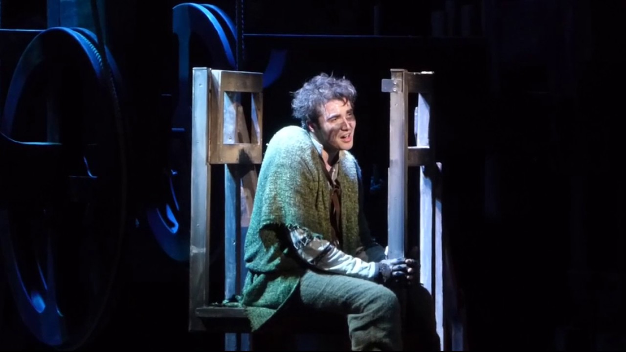 Milan van Waardenburg as Quasimodo - Licht des Himmels, Glöckner von Notre Dame