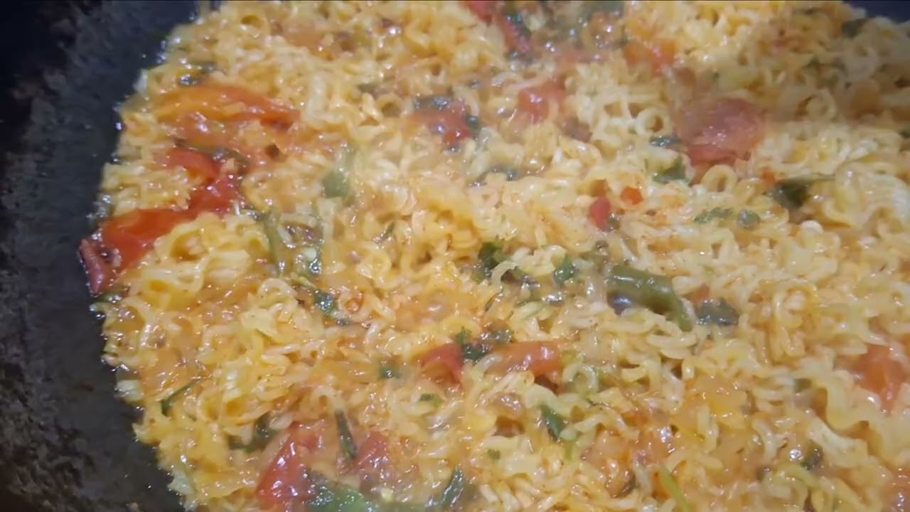 Yummy maggi 🍜 in hyderabadi style #cookwithunnisa1 #cooking #food #video #short #hyderabad #snacks 