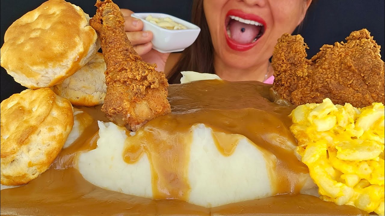 KFC!  MASH POTATOES & GRAVY FRIED CHICKEN MAC & CHEESE BISCUITS BUTTER & HONEY ASMR MUKBANG OMAD