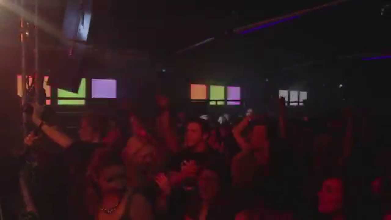 Land of the Giants - Hide The Sausage (Live @ The Hub)