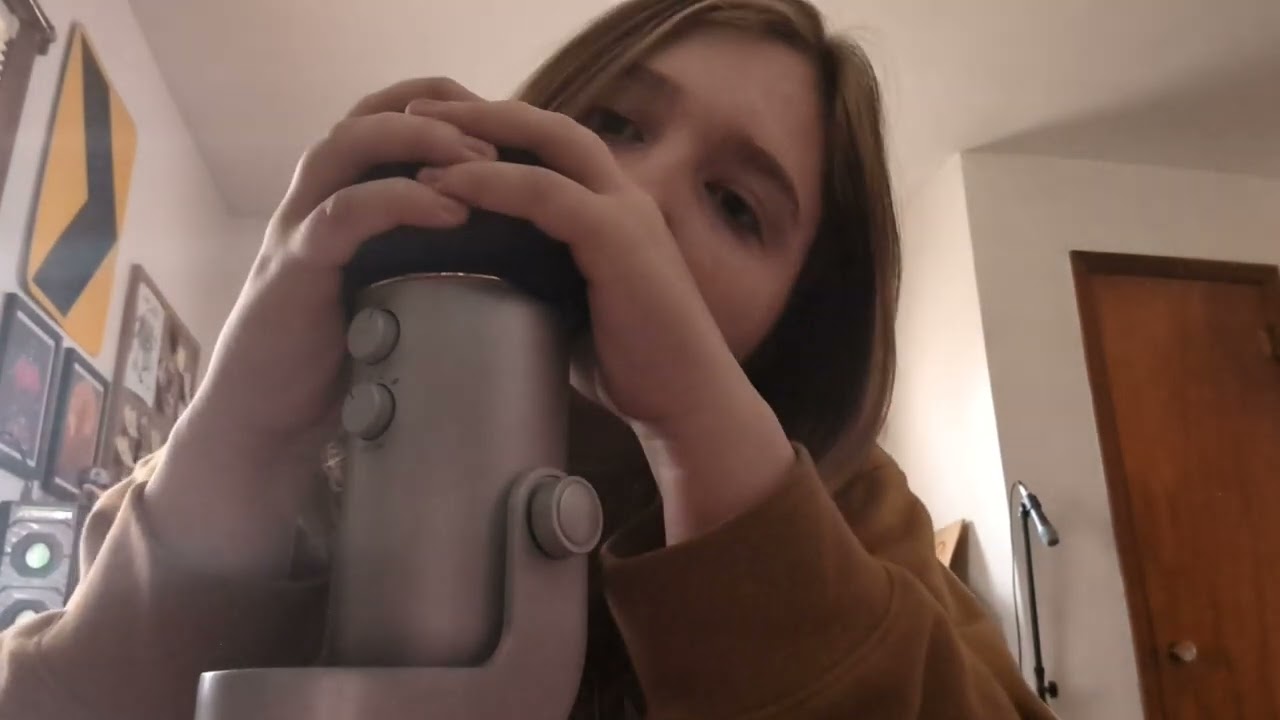 ASMR 🐍Spiders Crawling Up Your Back, Snakes Slithering Down 🐍 Mic Triggers and Visuals!