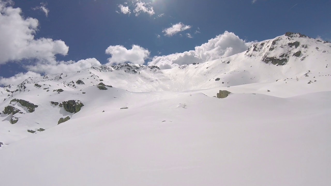 Colma del Mombarone 2371 m. Scialpinismo 27 aprile 2019