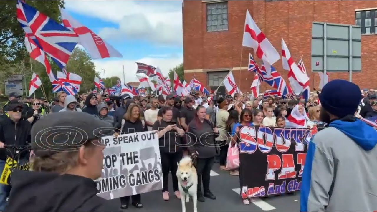 Live: Portsmouth patriots protest