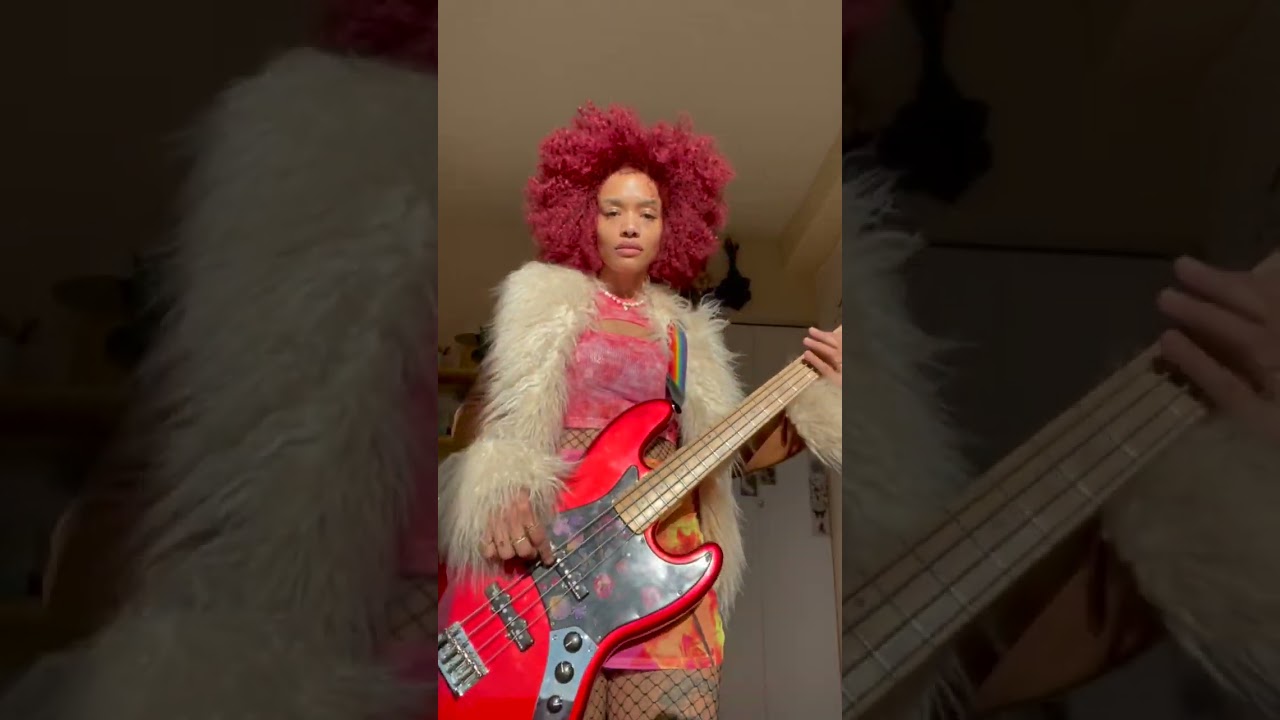 Sade - Smooth Operator [April Kae Bass Cover] #sade #smoothoperator #fashion