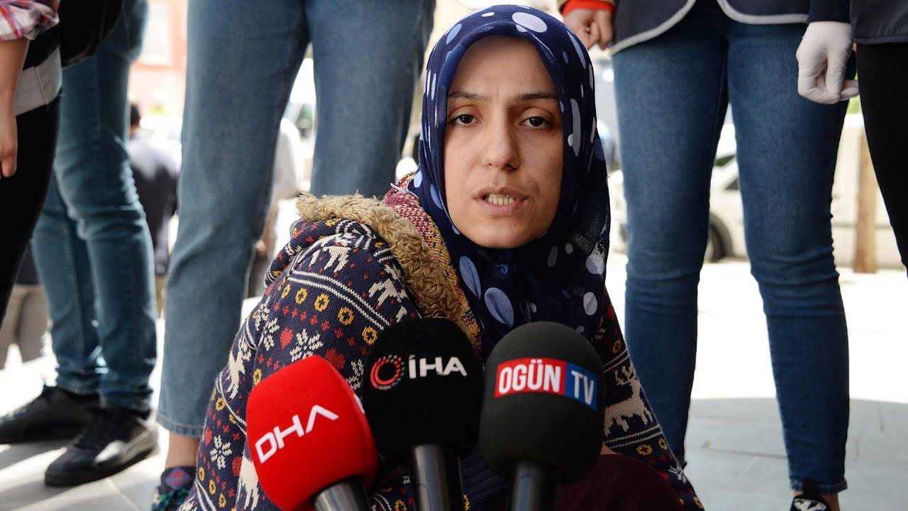 HDP önündeki annelerden Ayşegül Biçer: Oğlum, 'Beni kurtarın' diye haber gönderdi