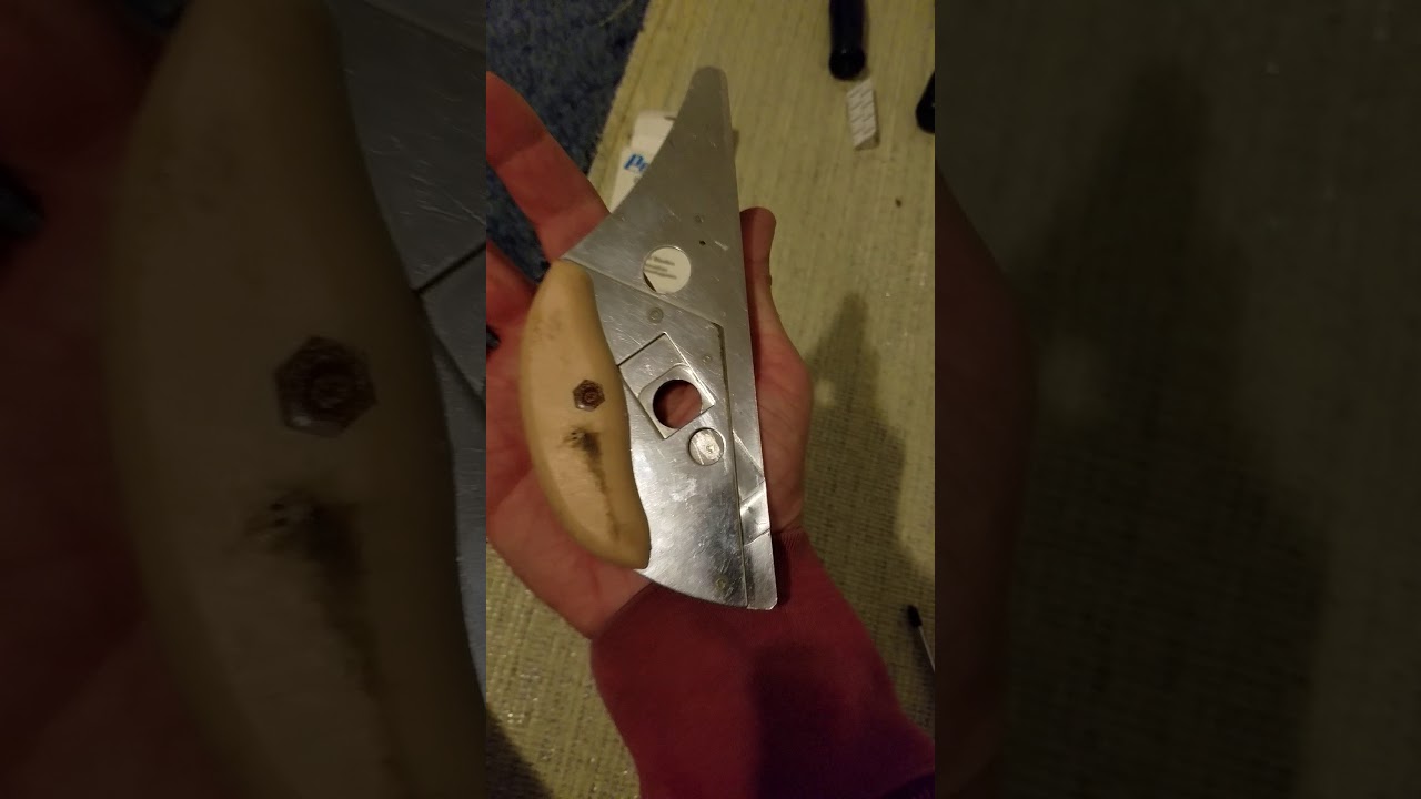Crain 301 Carpet Cutter Blade Change