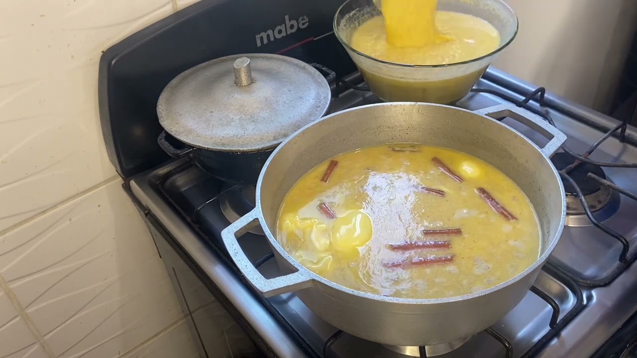 Haciendo arepa dominicana