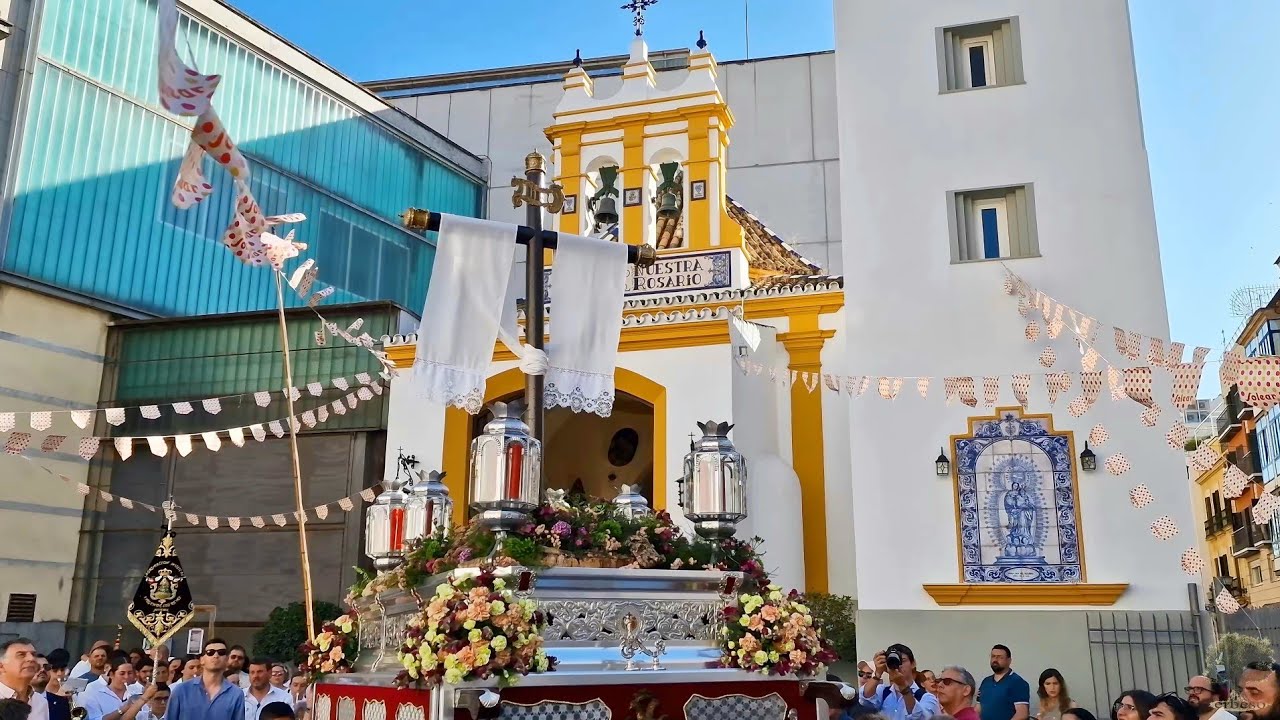 Salida de la Cruz de Mayo de la Hermandad de las Aguas - AM Juvenil Virgen de los Reyes