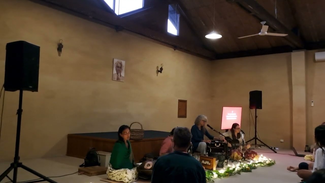 Ong Gurudeva - Mirabai Ceiba