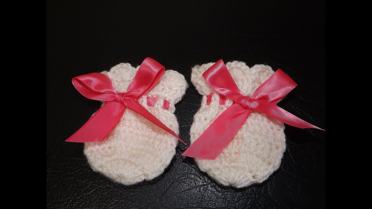Crochet Mittens for a Baby