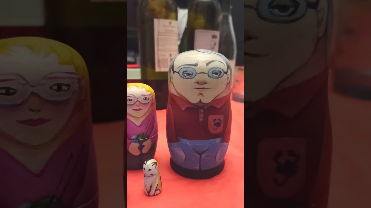 Matrioska con nonni e madrina