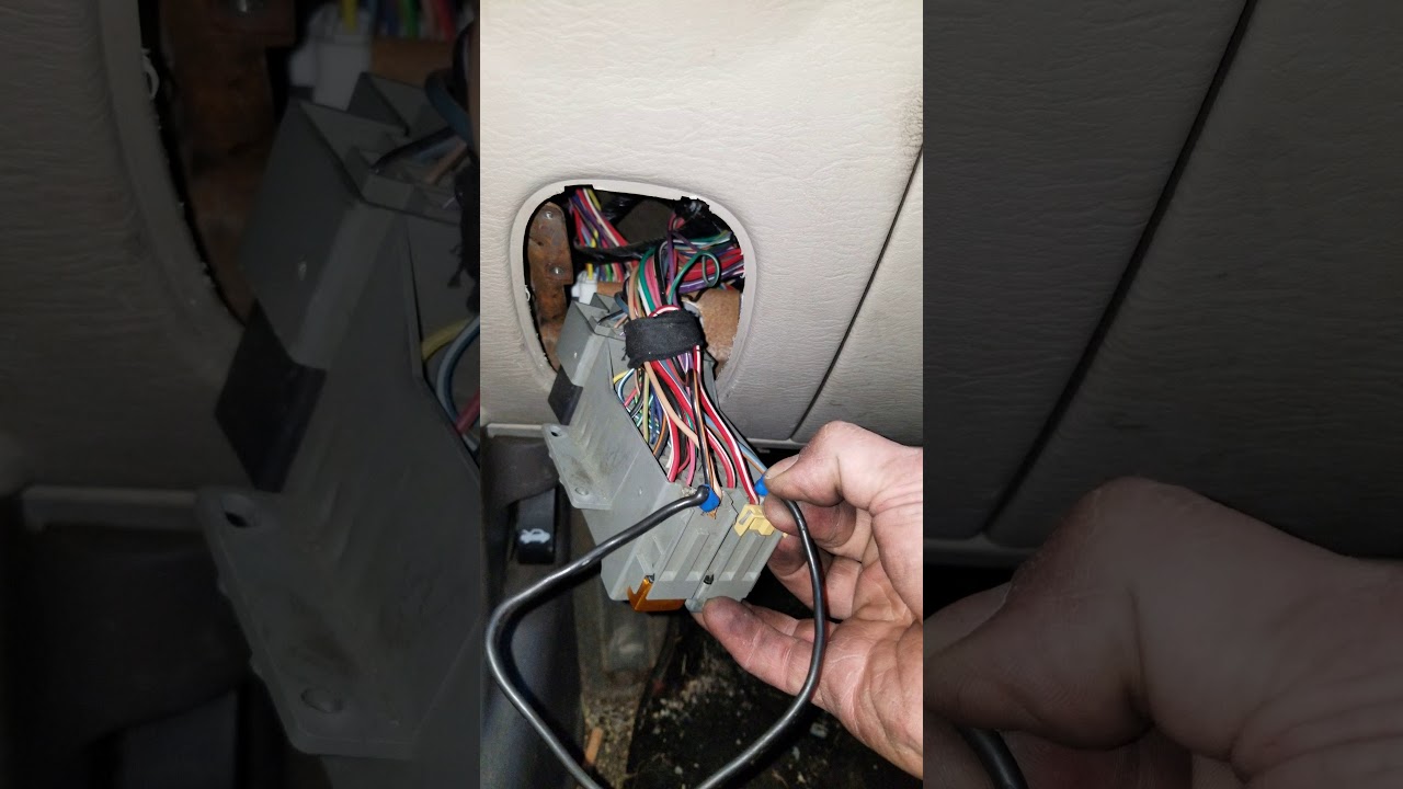 Chrysler pt cruiser power windows, ac/heat, rear window defrost, reverse light doesnt work