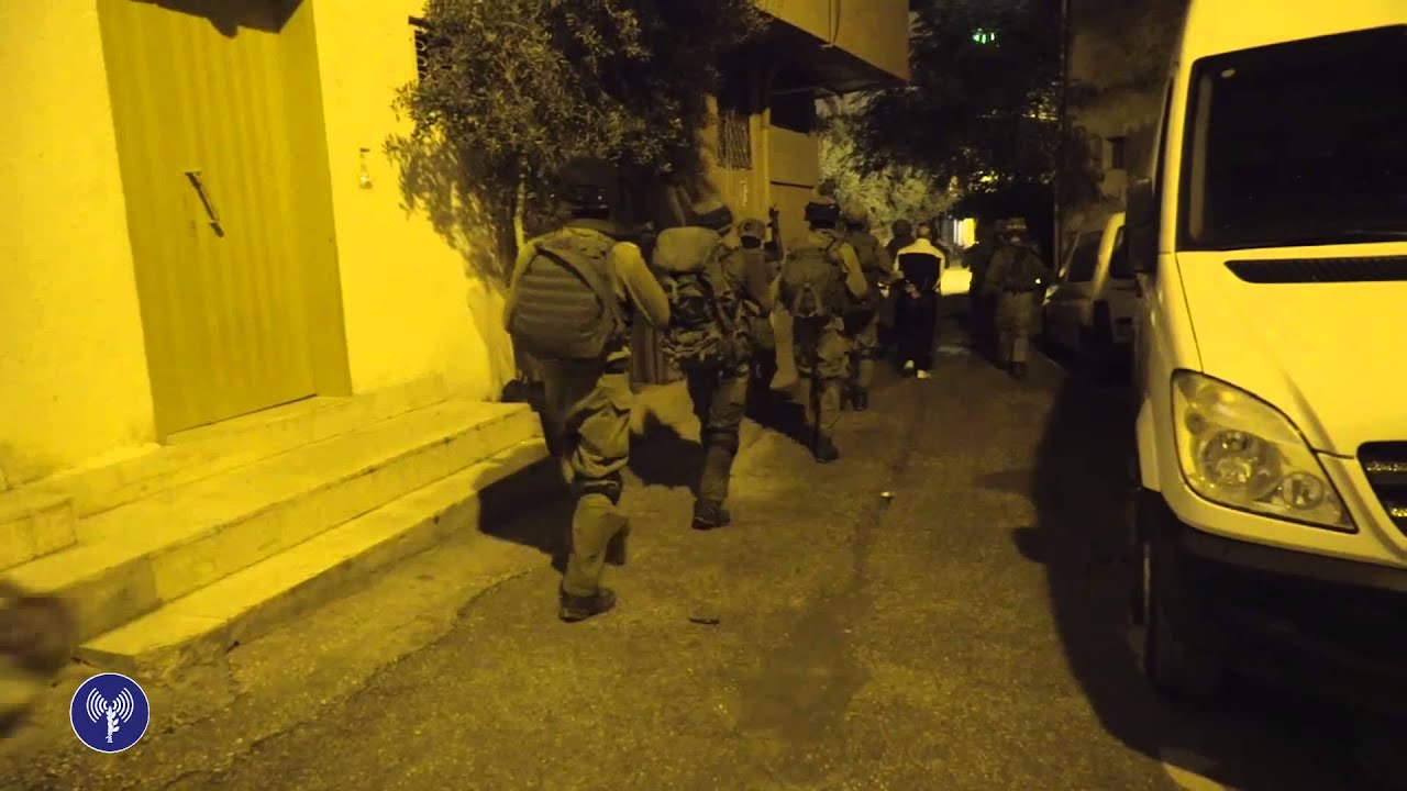 فيديو خاص من حملة اعتقالات مجموعات حماسية  في قلقيلية على يد الجيش