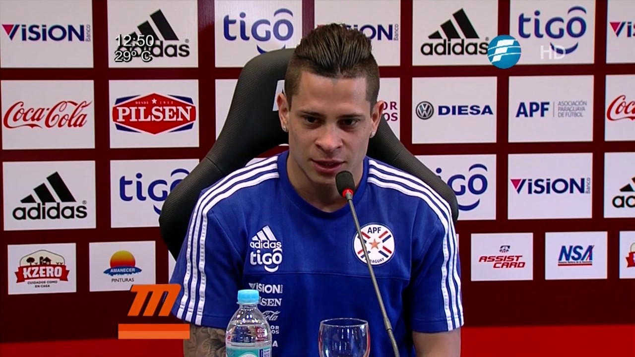 Iturbe no dudó hablar en guaraní en la conferencia