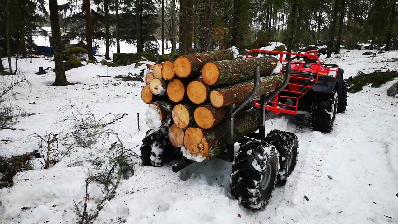 Puunajoa mönkijällä