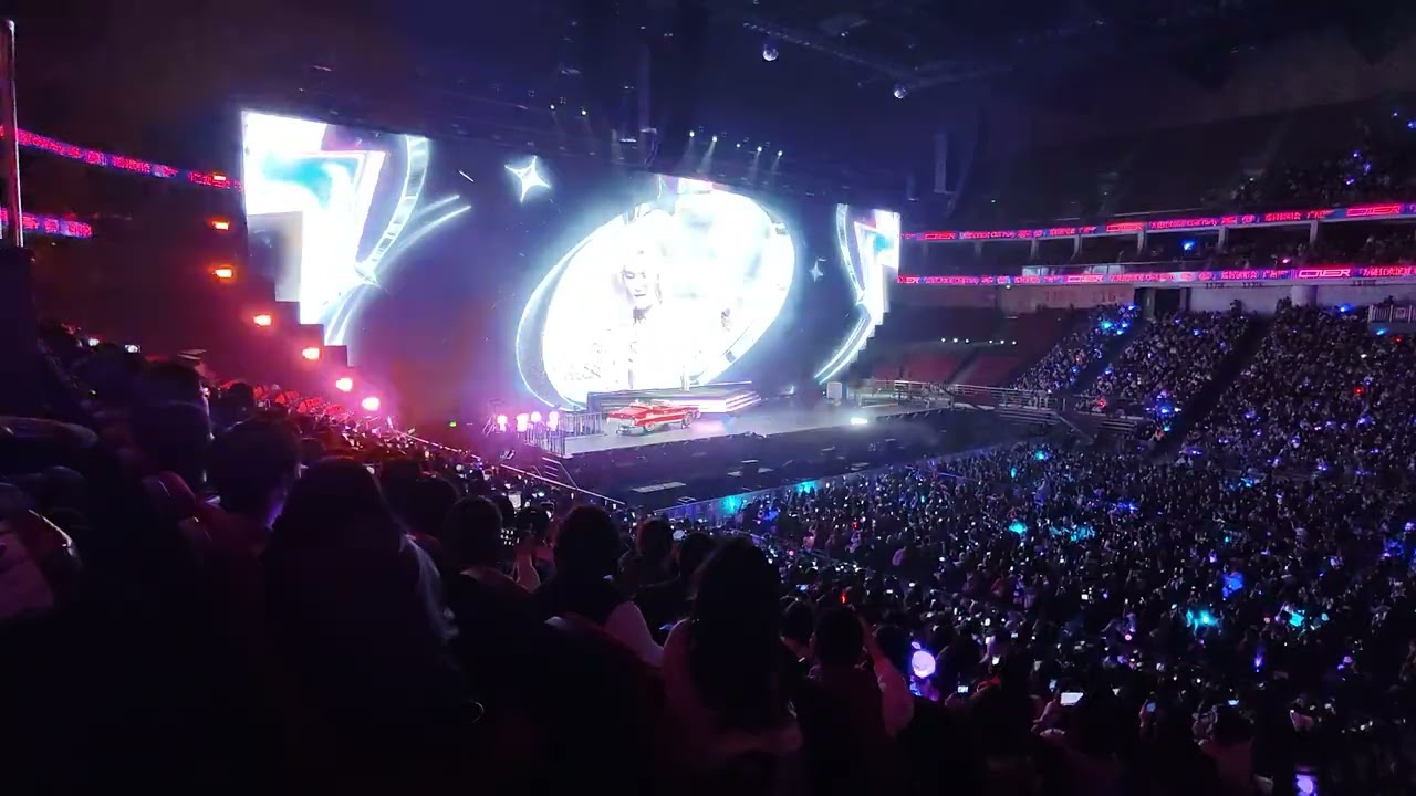 ONER狂欢巡回演唱会广州站大屏(过曝)—灵超+岳岳《娱乐天空》