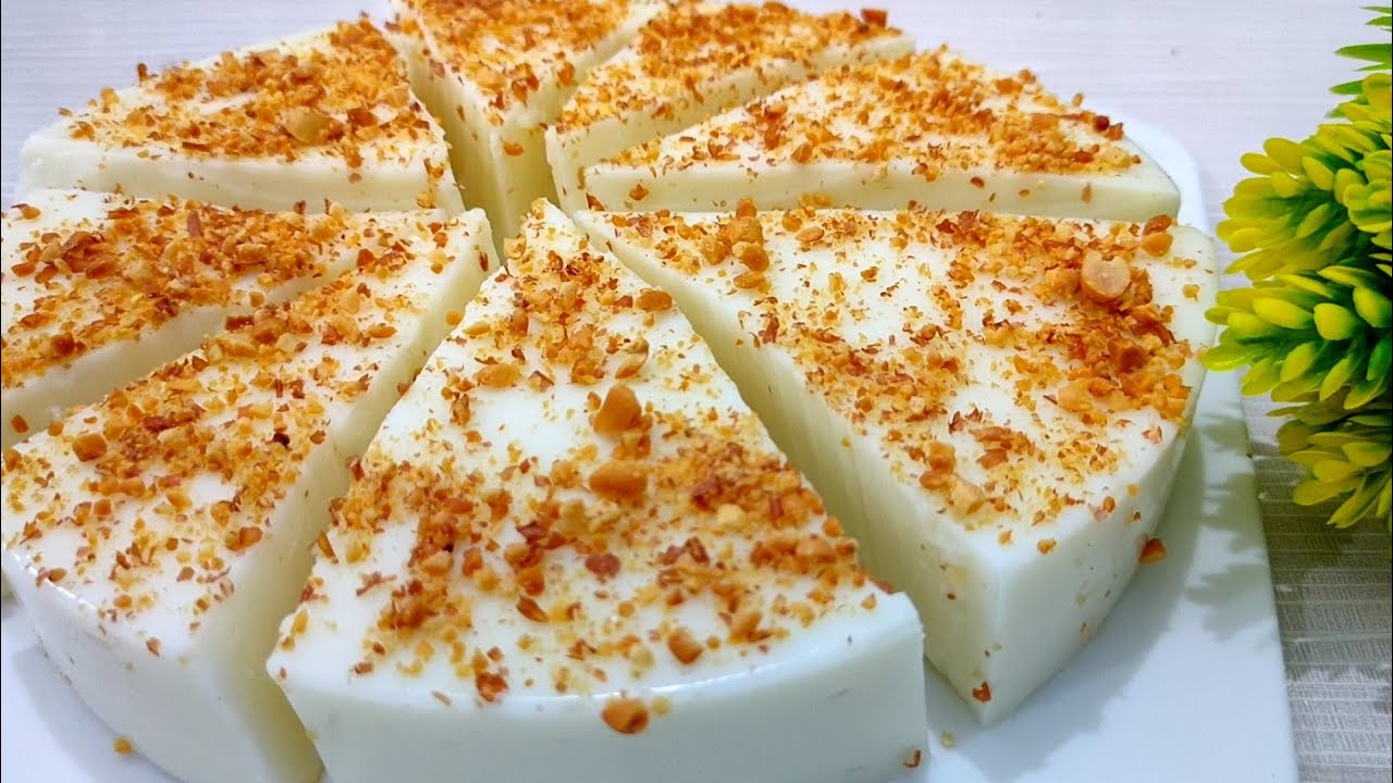 SOFT AND CREAMY DESSERT MADE FROM COCONUT MILK AND CORNSTARCH