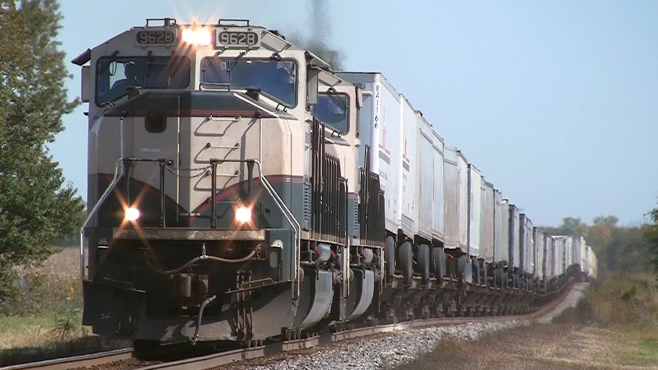 BNSF 9628 West by East Mored on 10-4-2011