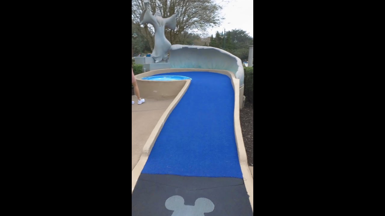 This last mini golf hole is satisfying