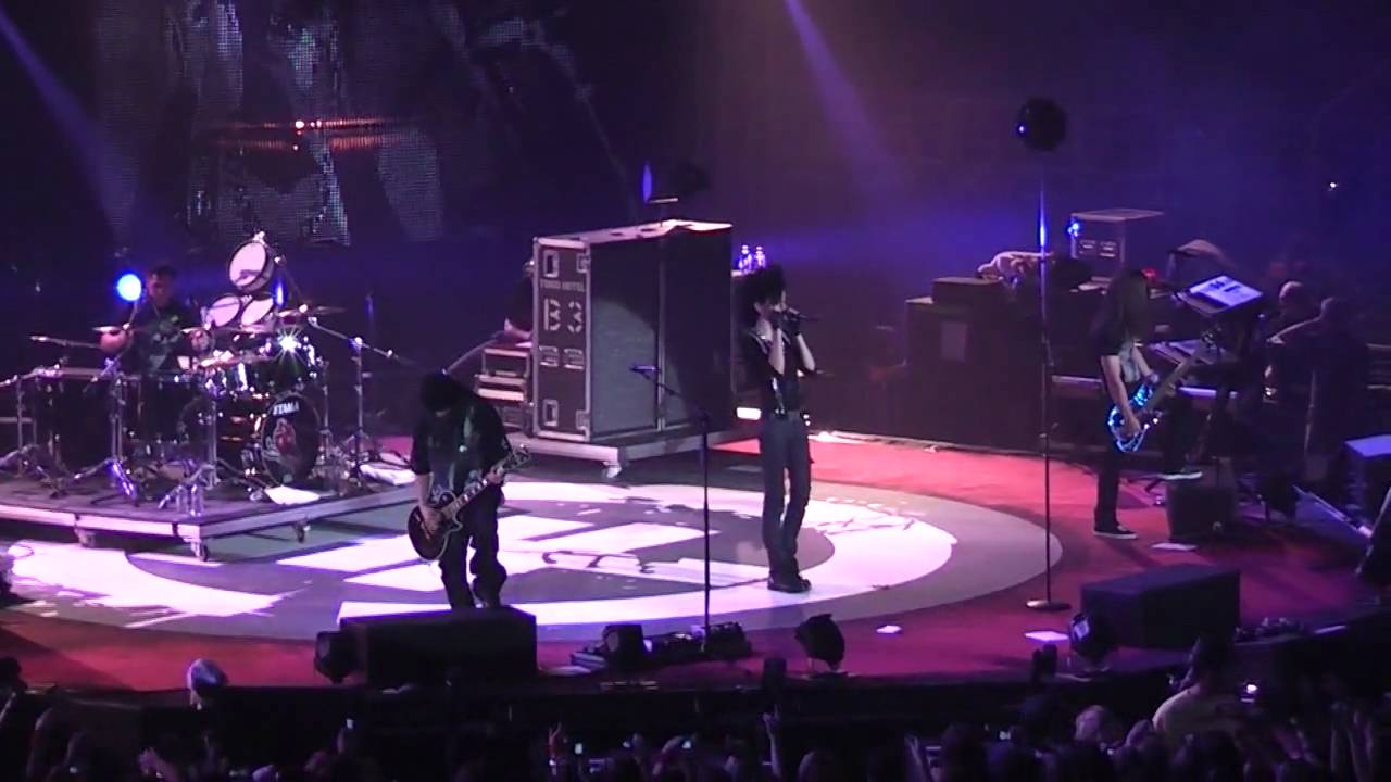 Tokio Hotel - Schwarz Live In Athens,Greece @ O.A.K.A. 10/09/09