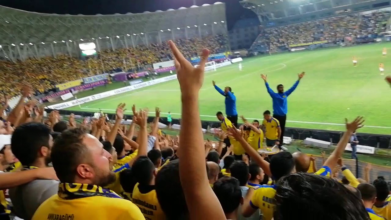 Ankaragücü Galatasaray sezonun ilk gölü tribün çekimi ve tribün yıkılıyor