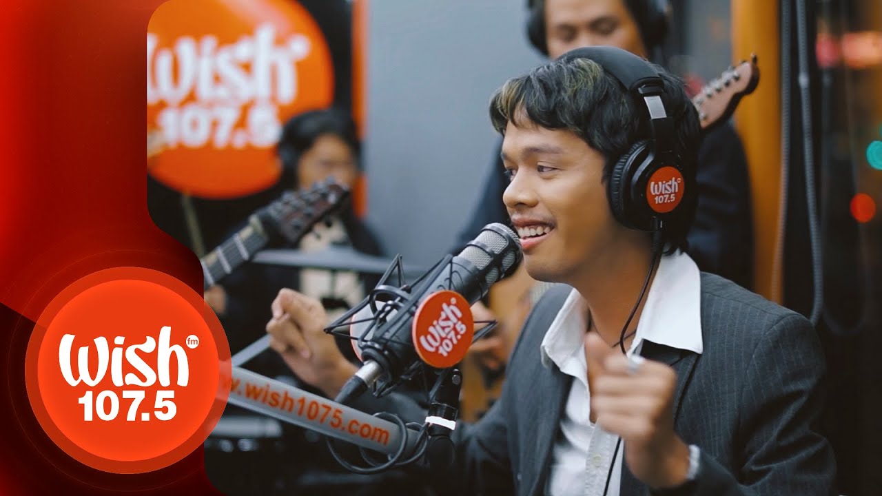 Earl Agustin performs 