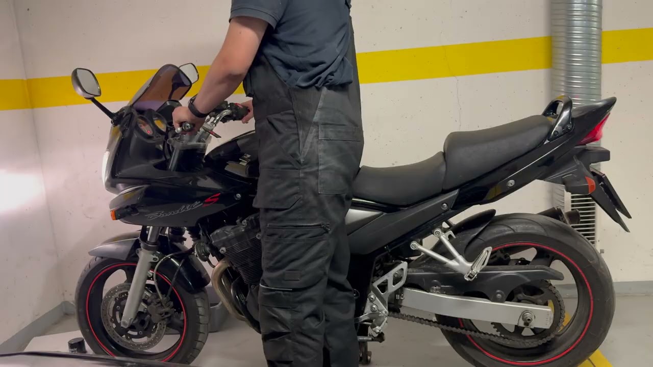 Suzuki GSF 650S (2006) &ndash; Oil Change