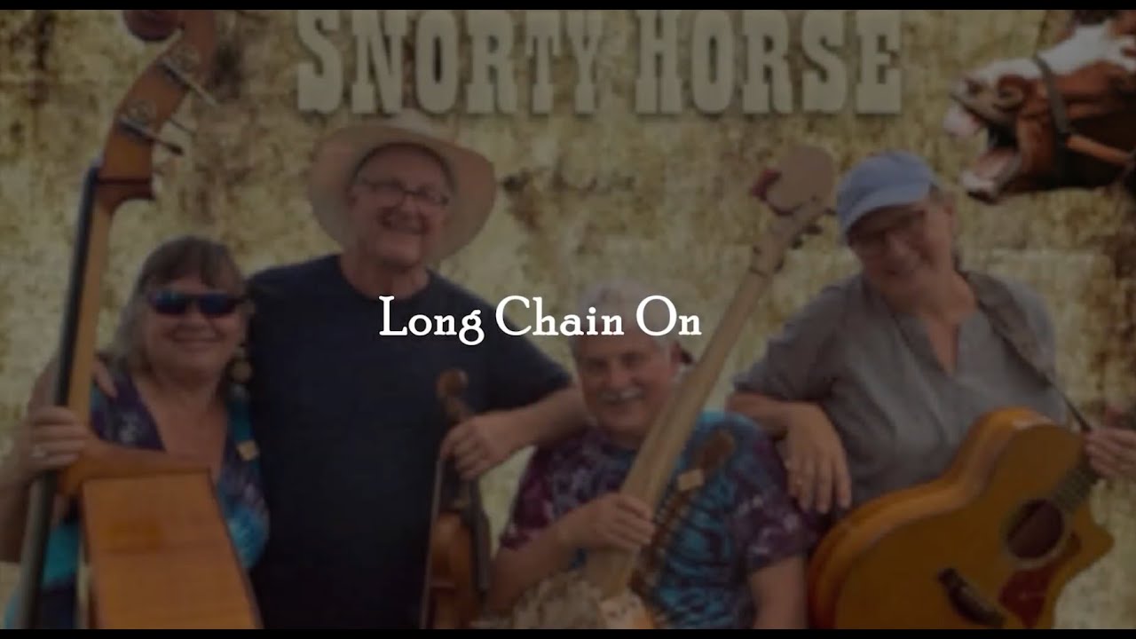 Snorty Horse: Long Chain On