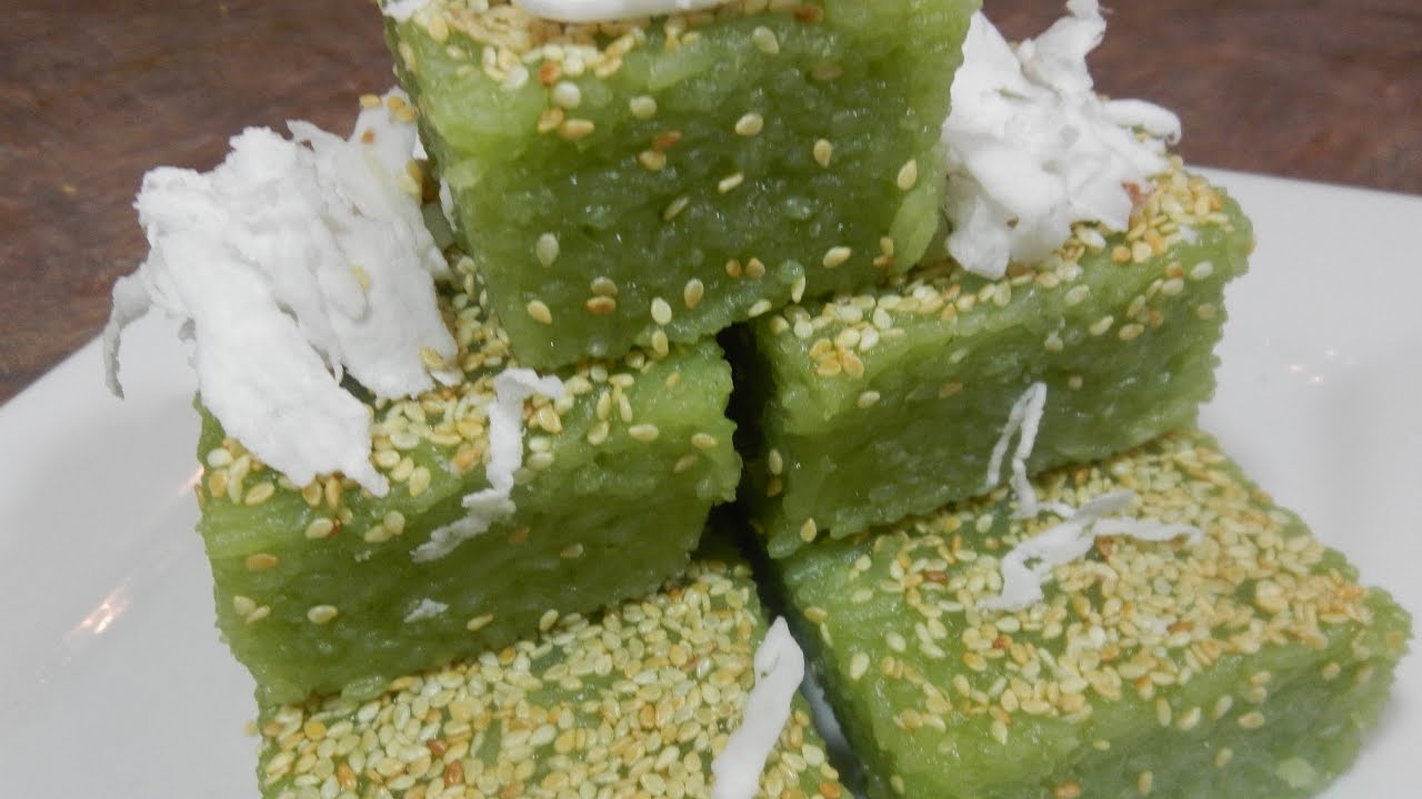 Sticky Rice in Pandan Juice Dessert Recipe (Triep Slek Toigh)