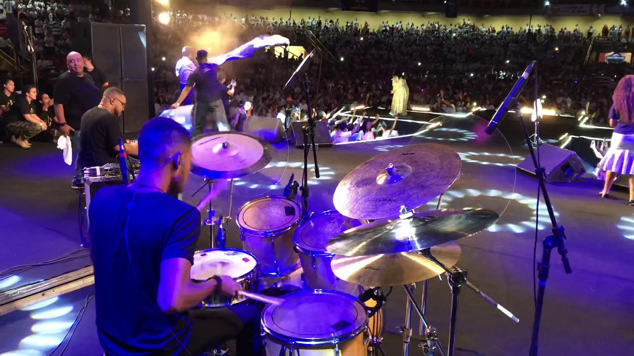 Matheus Falcão / Midian Lima no UMADEGO - Música Não Pare (DRUM COVER)
