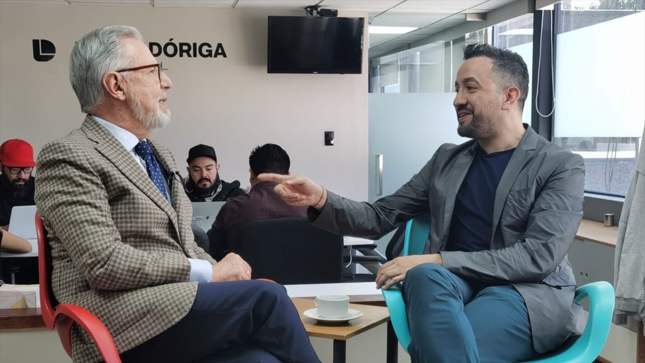 Humor crítico e irreverencia: López-Dóriga entrevista a Chumel Torres