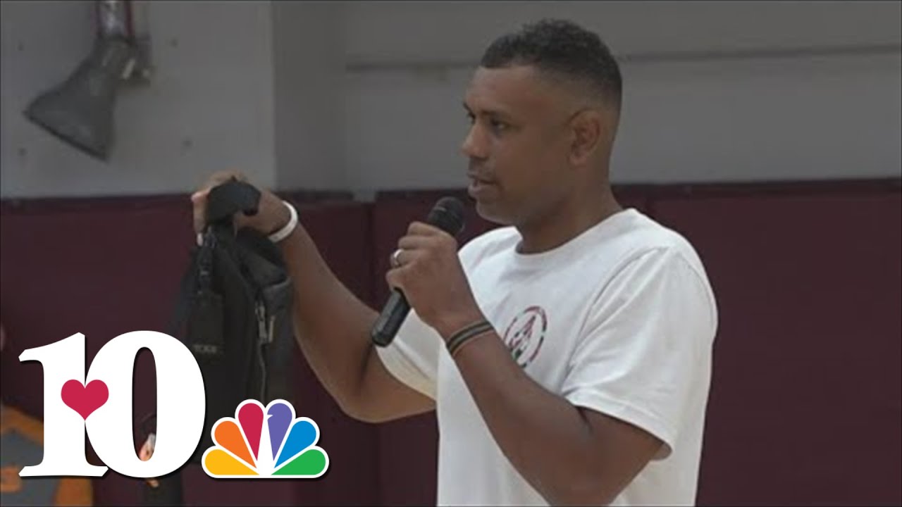 VFL Allan Houston speaks at Alcoa Middle School
