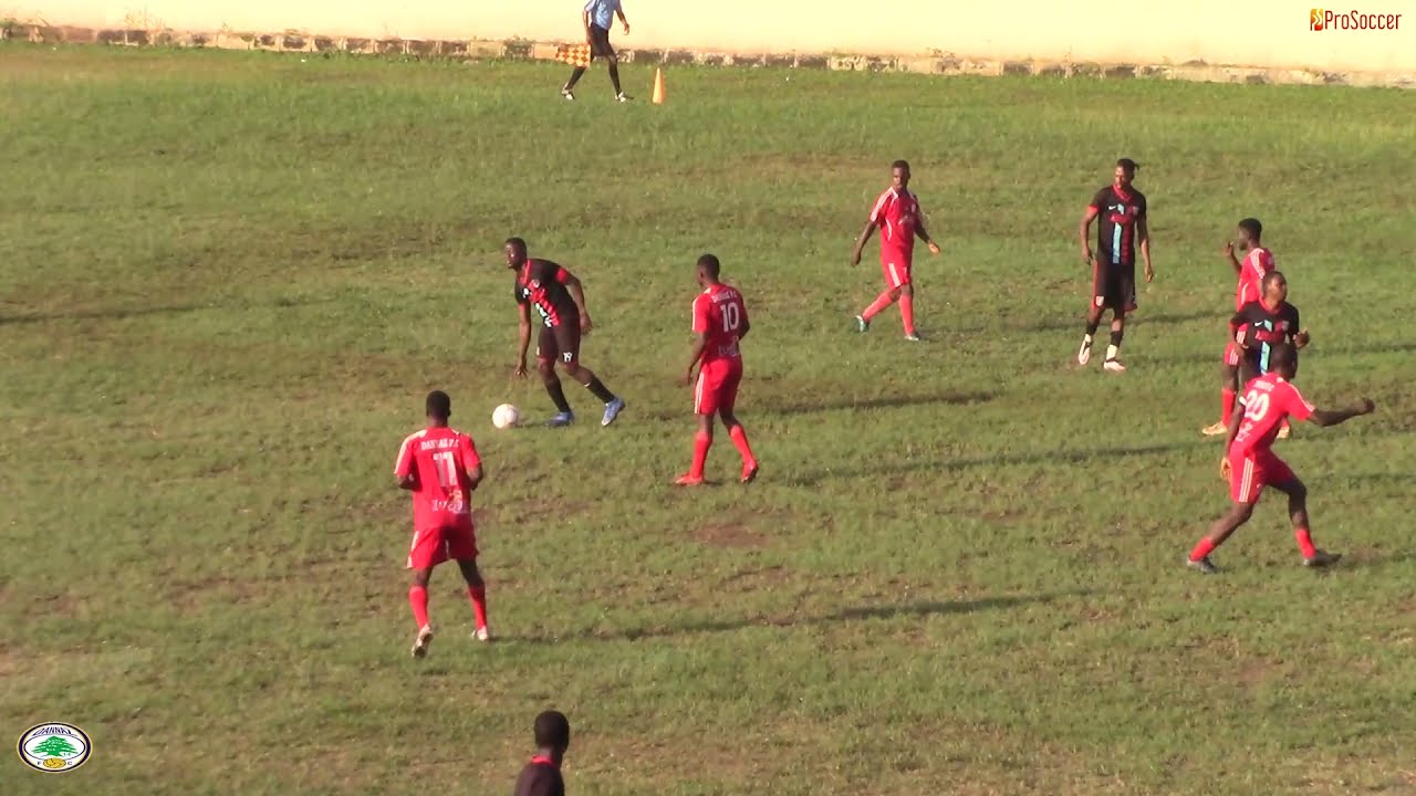 WATCH THE ROLE OF A DEFENSIVE MIDFIELDER.