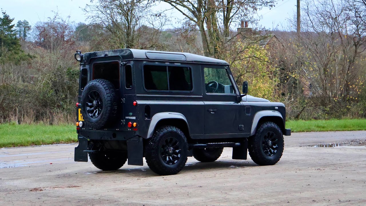 Defender 90 XS 2013 года в цвете Havana Brown