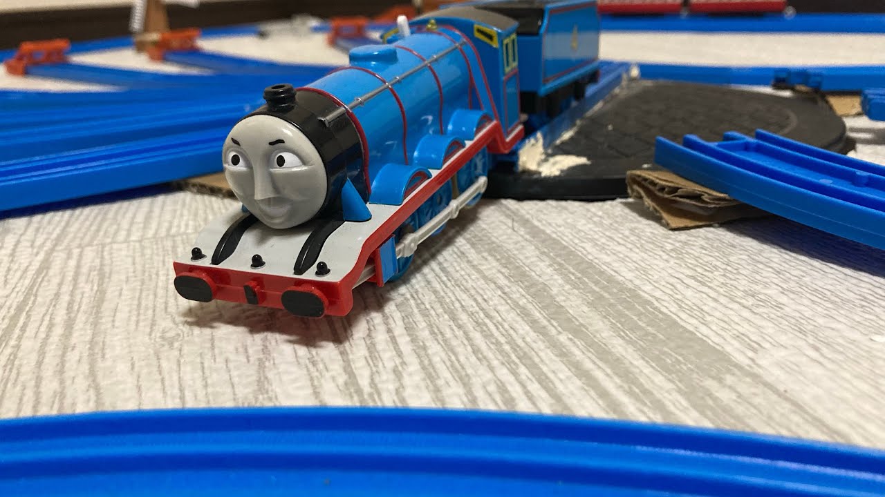 プラレールトーマス ゴードンみぞにはまる