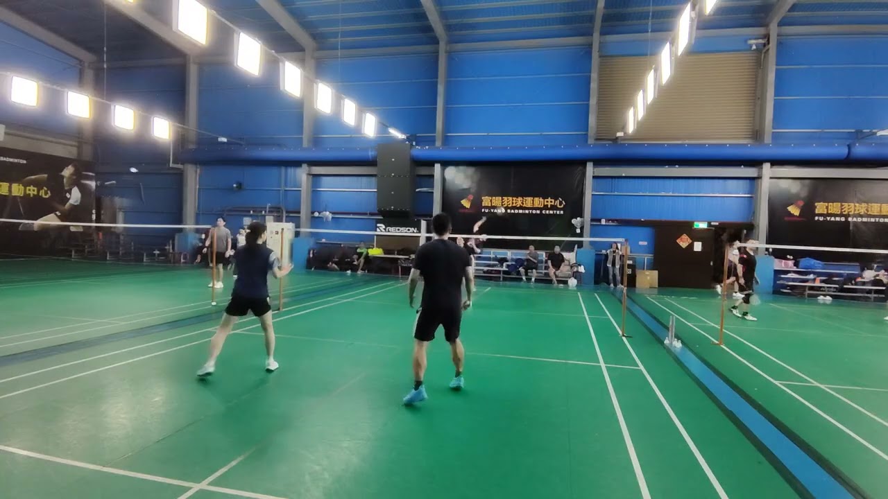 2026.1.1 舊富暘羽球館  小兵/偉豪 vs 至容/文傑  打贏文傑!!!! #羽球 #混雙 #舊富暘球館